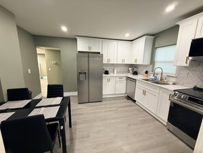 ميكروويف، موقد طهي مسطح، غسالة أطباق