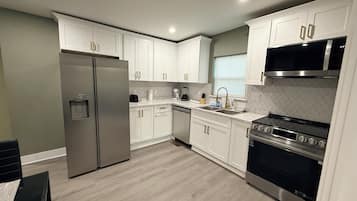 Micro-ondas, cooktop, lava-louças