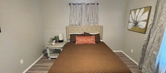 Dashing and Clean- 2 Bedroom Duplex