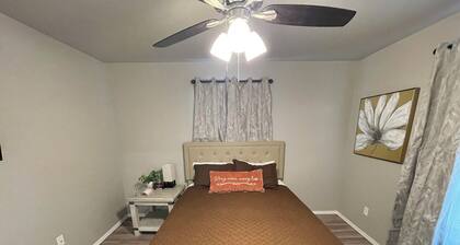 Dashing and Clean- 2 Bedroom Duplex