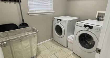 Dashing and Clean- 2 Bedroom Duplex