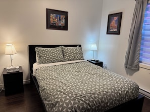 1 habitación, tabla de planchar con plancha, wifi gratis y ropa de cama
