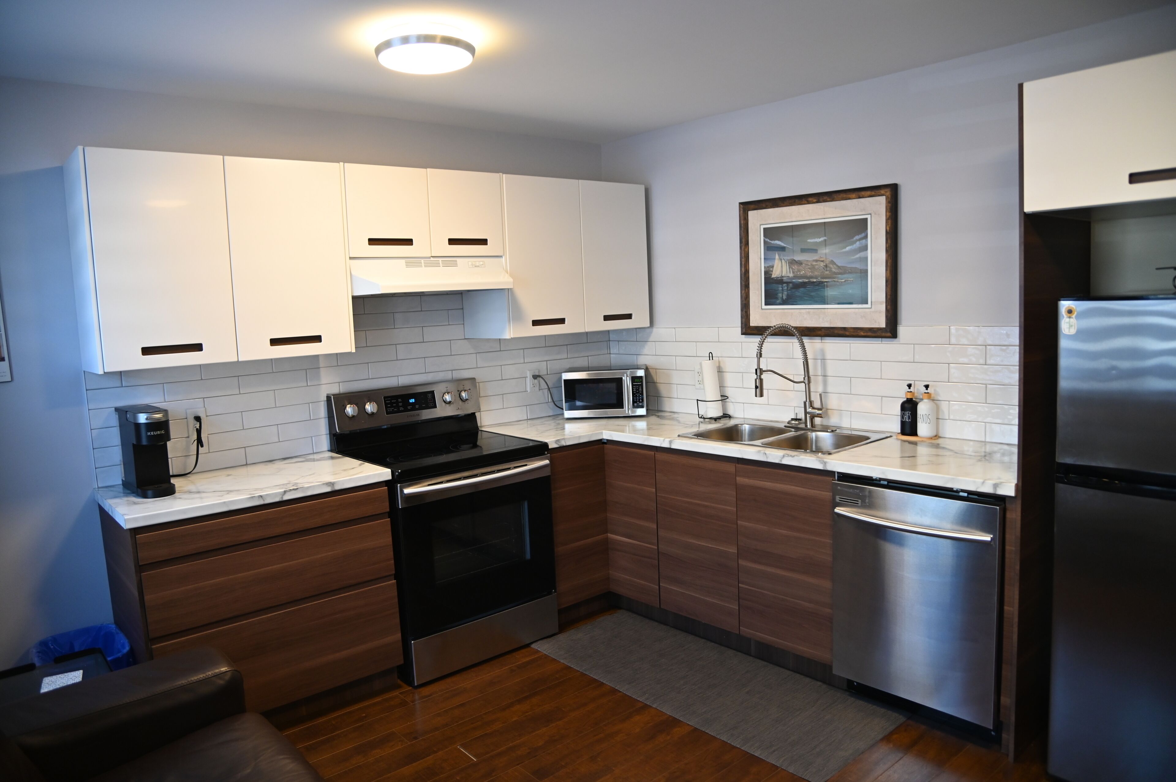 ثلاجة، ميكروويف، فرن، موقد طهي مسطح