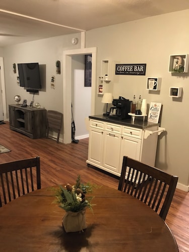 3-bedroom house in charming Magnolia with AC