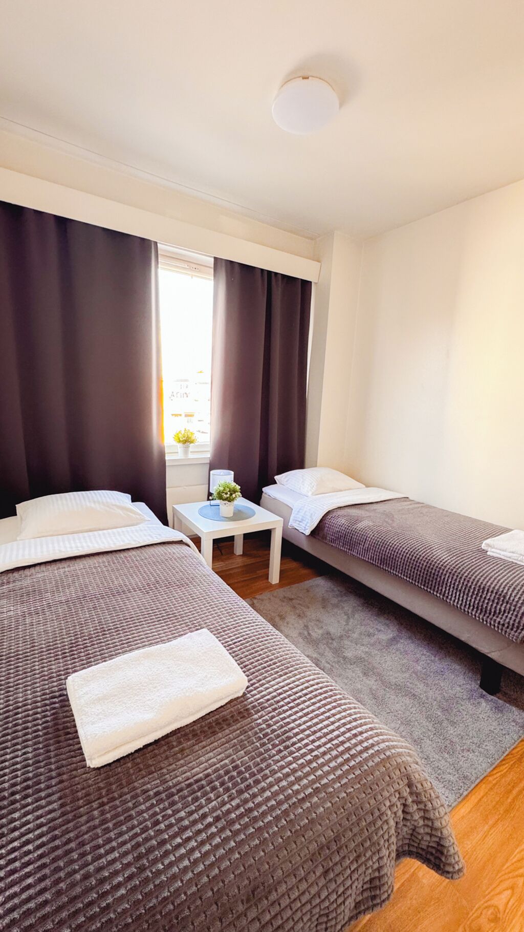 3 chambres, fer et planche à repasser, Wi-Fi, draps fournis