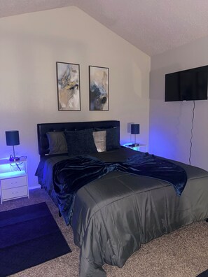 1 غرفة نوم ومكواة/لوح كي وخدمة الإنترنت وملاءات أسرّة