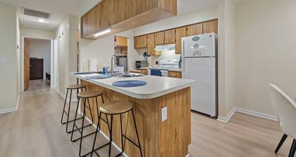 Relax in Style • Private 2BR/2BA Home Away from Home in Zephyrhills