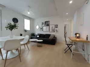 Comfort Apartment, Non Smoking, Kitchen | Living area