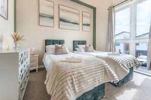 3 bedrooms, iron/ironing board, free WiFi, bed sheets