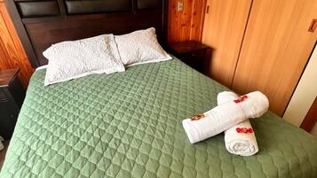 1 bedroom, free WiFi, bed sheets