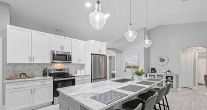 Newly Remodeled, Spacious 4-Bedroom Getaway
