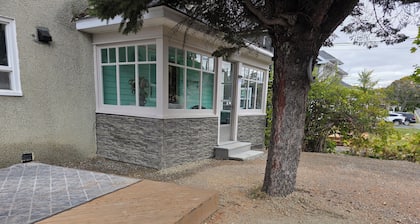 Cozy Downtown
Campbellton - Walk to Cafés
& Shops