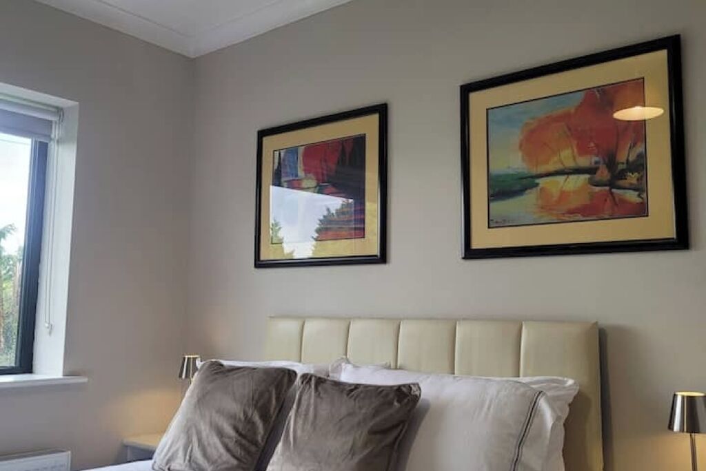 4 bedrooms, iron/ironing board, free WiFi, bed sheets