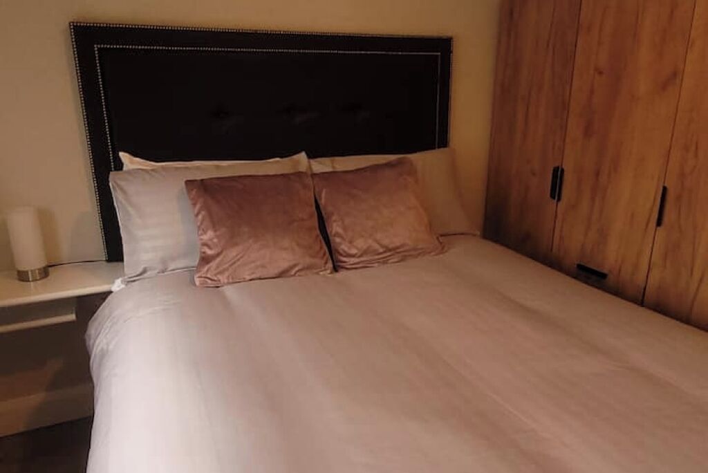 4 間睡房、熨斗/熨衫板、免費 Wi-Fi、床單