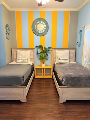 4 dormitorios, tabla de planchar con plancha, wifi y ropa de cama