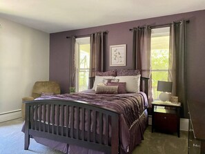 Strykjärn/strykbräda, resesäng, wi-fi och sängkläder