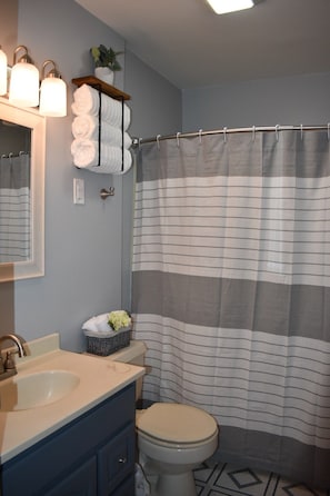 Bathroom - Cozy Garden House (Adrian)