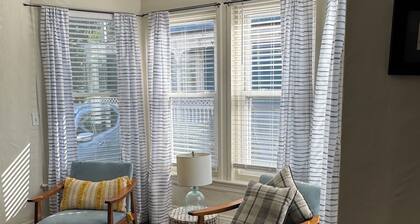 Downtown Burlington Gem: Walk to Church St & Lake