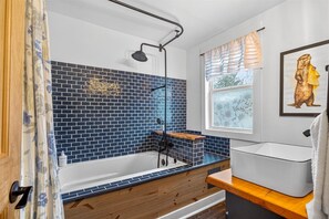 Hårtørrer, håndklæder, Sæbe, Toiletpapir