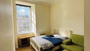 Fer et planche à repasser, Wi-Fi, draps fournis