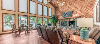 Heaven Sent: large family home w/ Game Room, Hot Tub, Pet Friendly