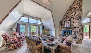 Smart TV, fireplace