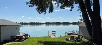 Charming 2-bedroom bungalow on Beaver Dam Lake