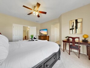 4 bedrooms, desk, iron/ironing board, free WiFi