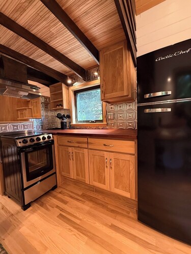 Fairytale Cabin in Umpqua National Forest