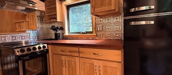 Fairytale Cabin in Umpqua National Forest