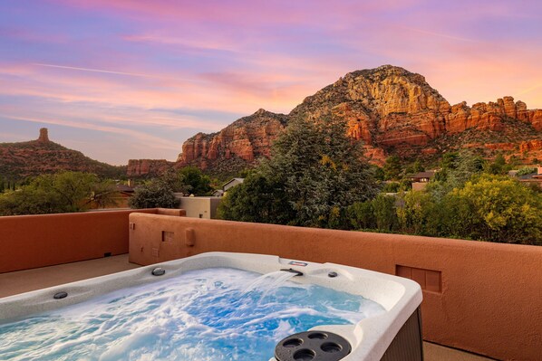 Outdoor spa tub
