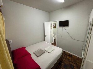 2 bedrooms, iron/ironing board, free WiFi, bed sheets - New Apartment with Queen Size Bed in the Center of Blumenau (Blumenau)