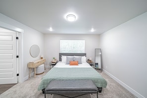 3 bedrooms, iron/ironing board, WiFi, bed sheets - Brand New Townhome in proximity to the Hospital, Mall, Restaurants, and Parks. (Idaho Falls)