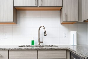 Classic Apartment, 1 Queen Bed, Non Smoking, Pets Allowed | Private kitchen | Full-size fridge, microwave, oven, stovetop - The Cedars Grand (Cedar Park)