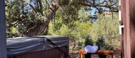 Tina de hidromasaje al aire libre