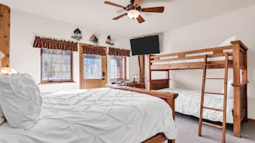 10 bedrooms, free WiFi, bed sheets