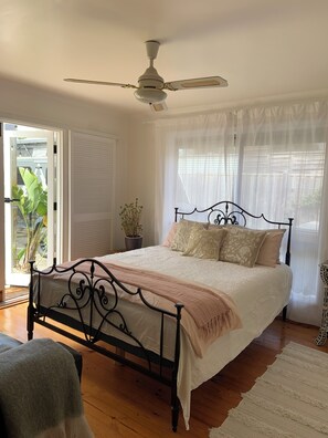 2 soverom, strykejern/-brett, wi-fi og sengetøy