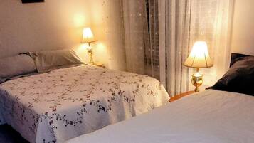 3 Schlafzimmer, Schreibtisch, BĂŒgeleisen/BĂŒgelbrett, kostenloses WLAN