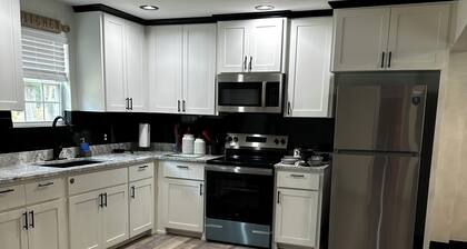 Charming 2-bedroom house in Russellville with AC