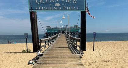 FISHERMEN - Beautiful 2-bedroom condo with a private dock in Norfolk.