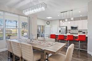 Dining - 6bd/4ba Private Pool Avengers Game Room (Kissimmee)