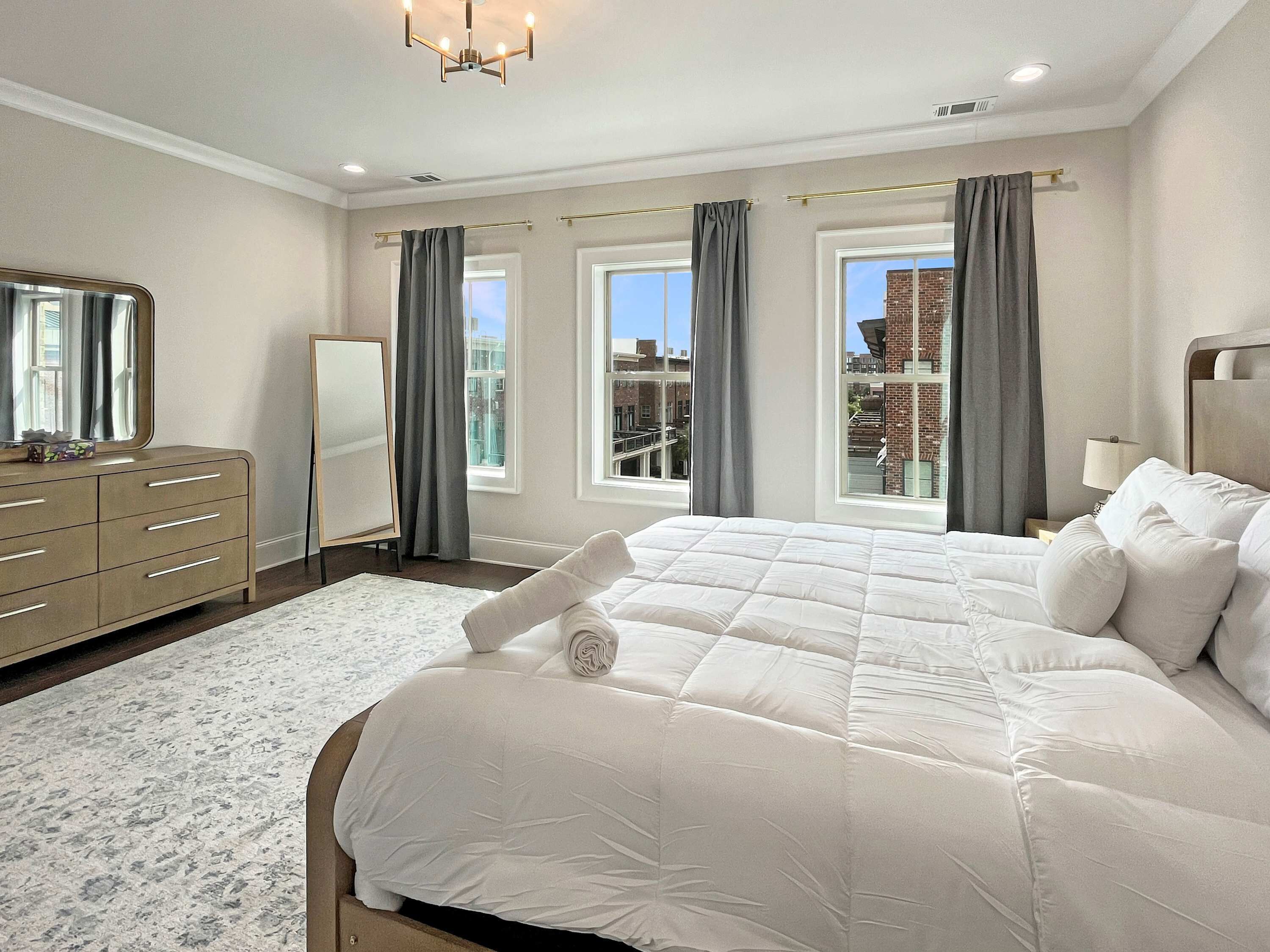 3 bedrooms, WiFi, bed sheets