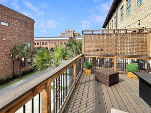 Terrace/patio - Savannah Riverfront Retreat (Savannah)