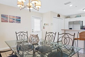 Dining - Great Summer Rates Available! Book Now! Short Walk to Beach! (Panama City Beach)