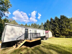 المنشأة من الخارج