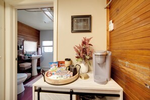 Apartment (0 Bedroom) | Interior