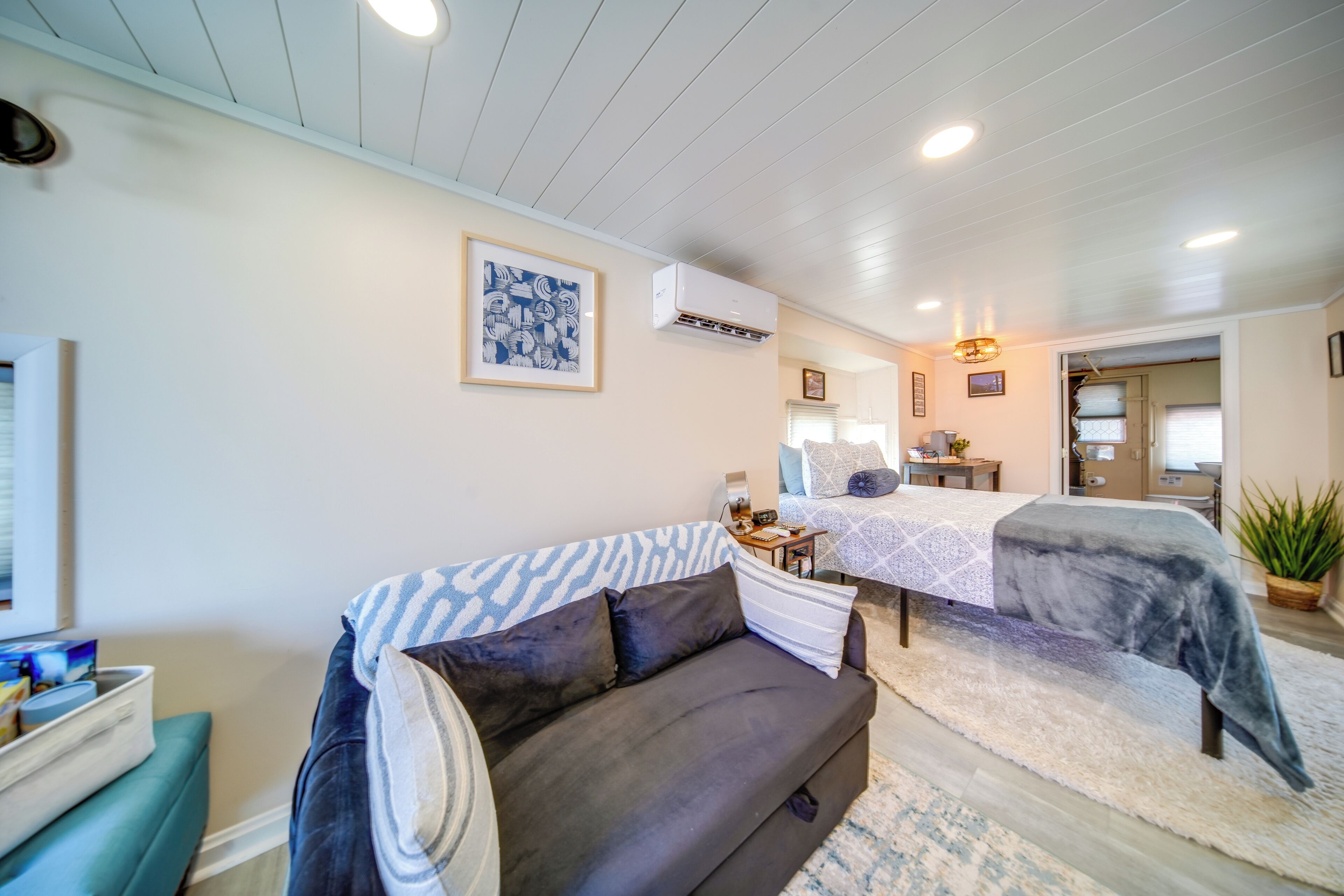 Apartment (0 Bedroom) | Interior