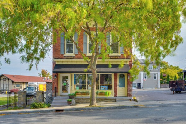 Apartment (0 Bedroom) | Interior - Walk to Marina, Couple's Retreat in Sackets Harbor (Sackets Harbor)