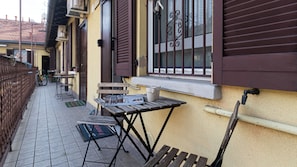 Apartment (0 Bedroom) | Balkon