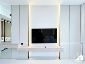 Interior - Elegant Studio Private Jacuzzi & Canal View (Dubai)